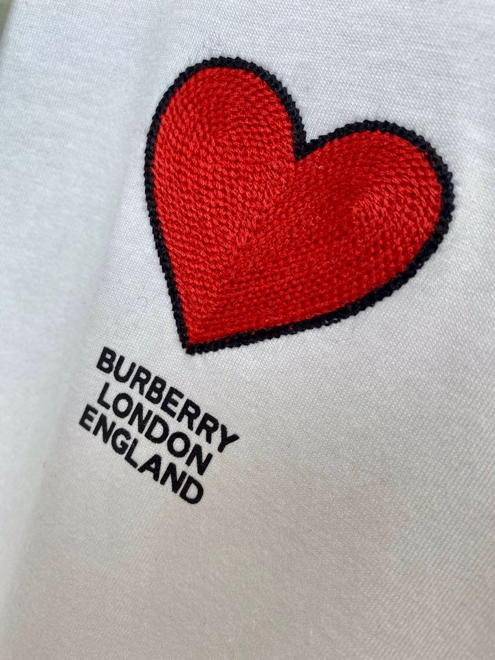 Schwarz-weiße T-Shirts