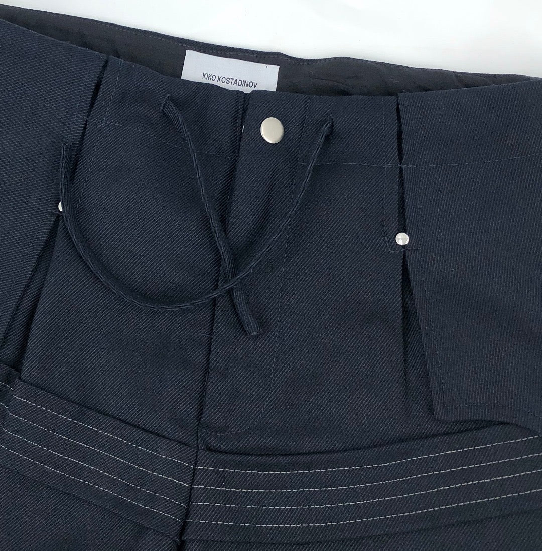 Schwarze Hosen