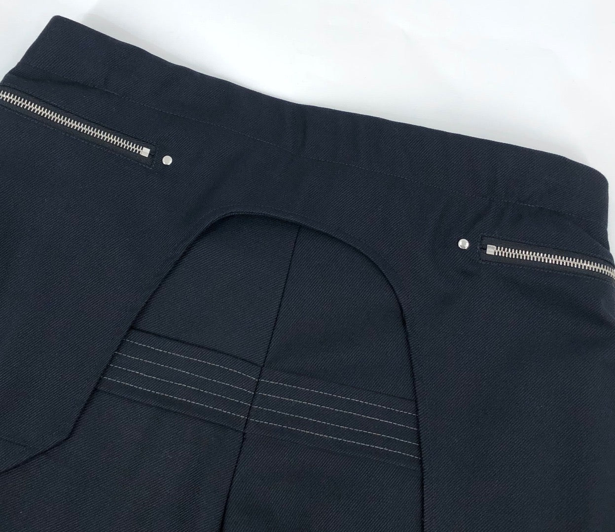 Schwarze Hosen
