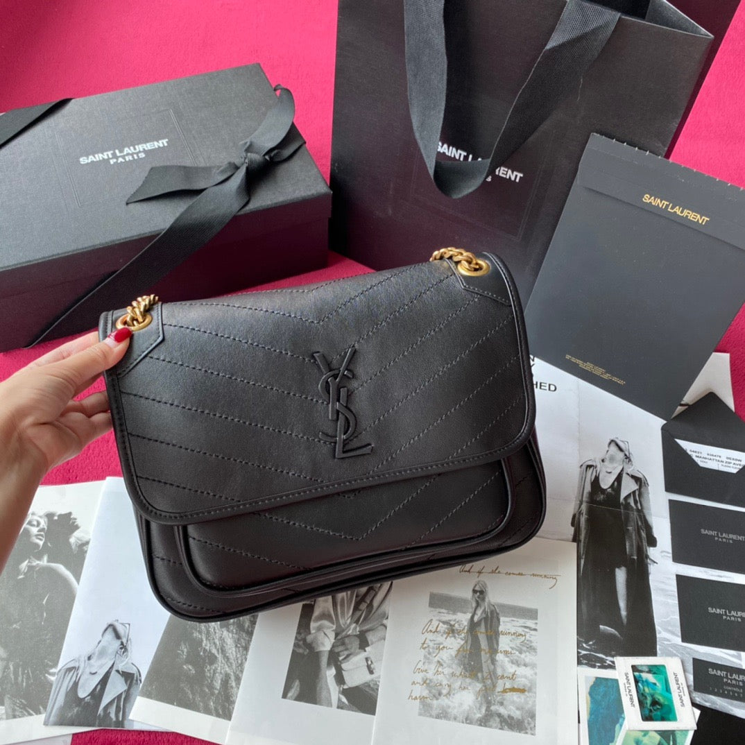 Schwarze Taschen