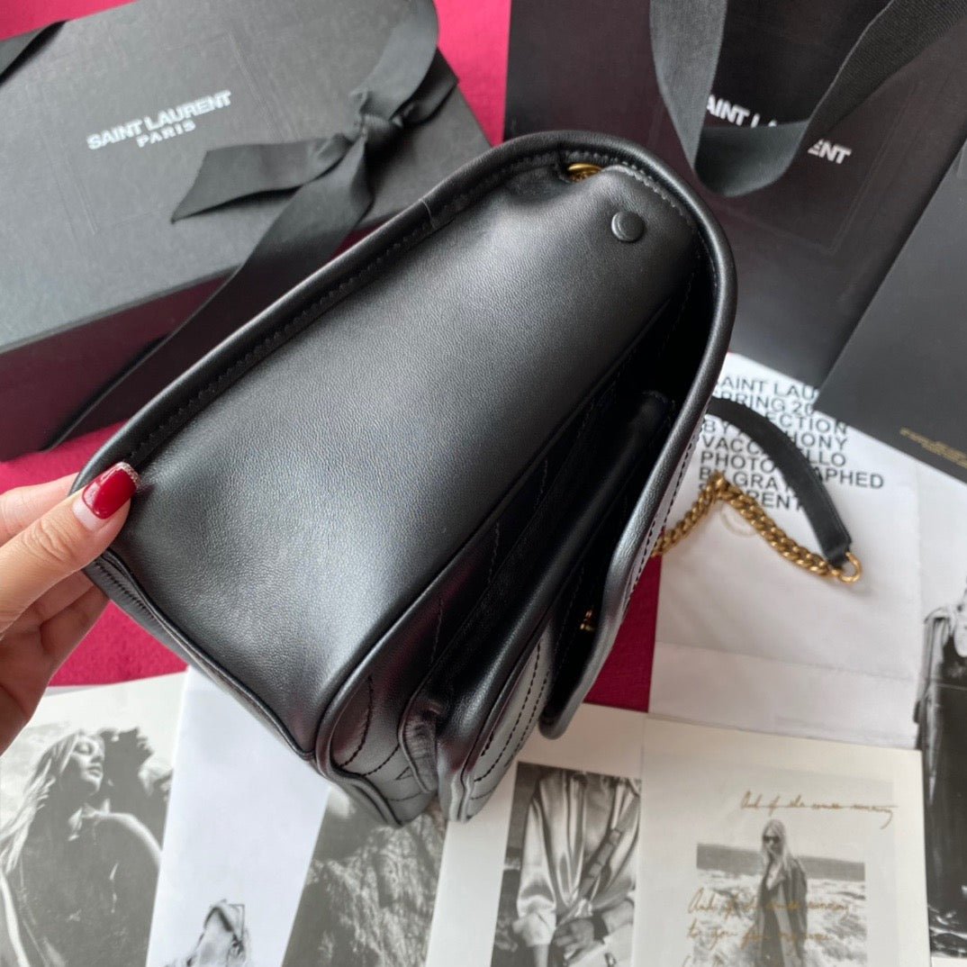 Schwarze Taschen