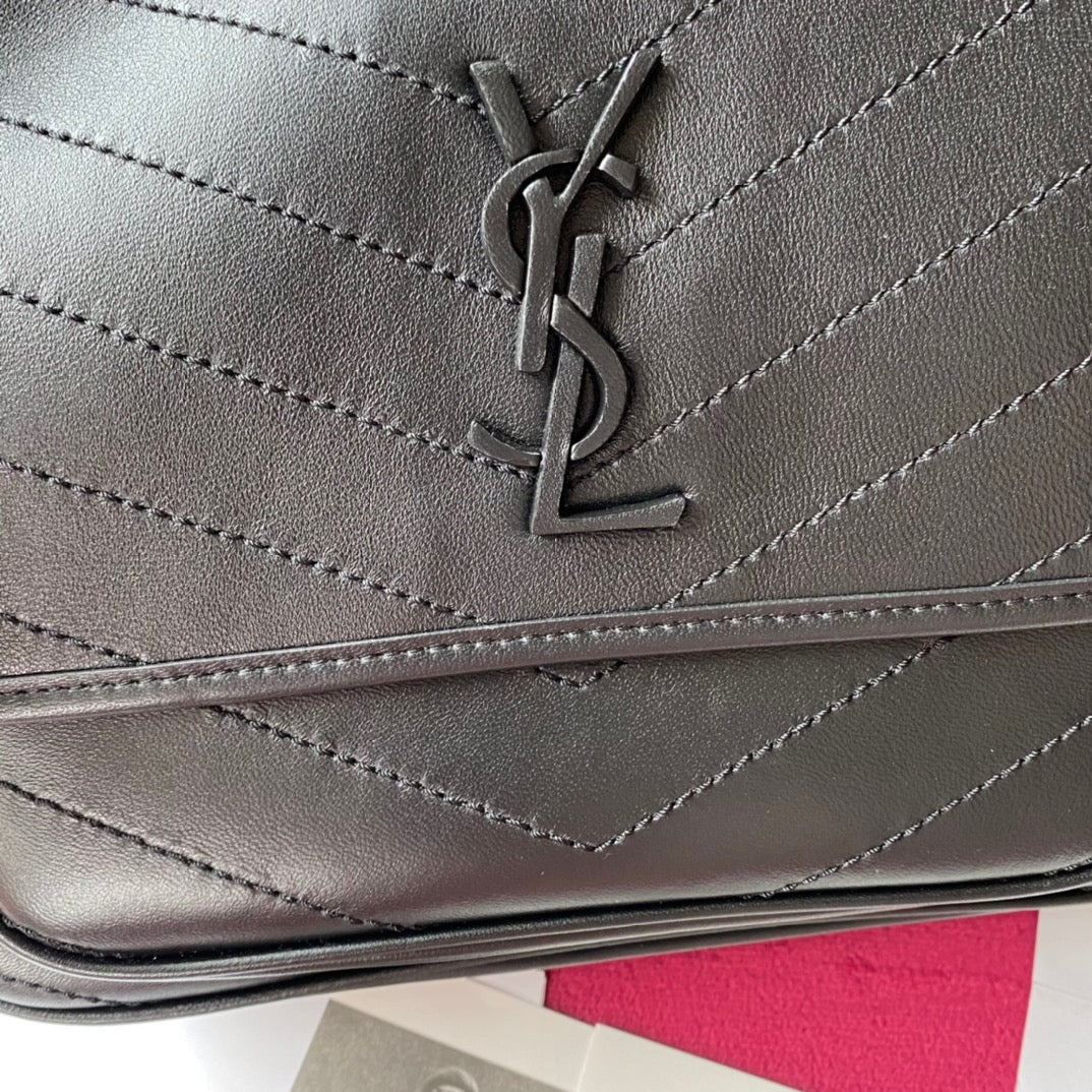 Schwarze Taschen