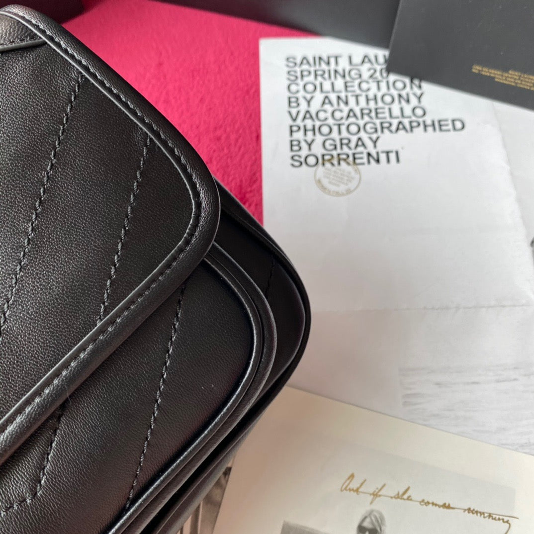 Schwarze Taschen