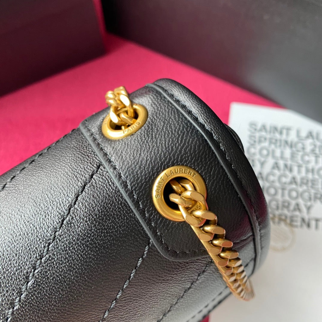 Schwarze Taschen
