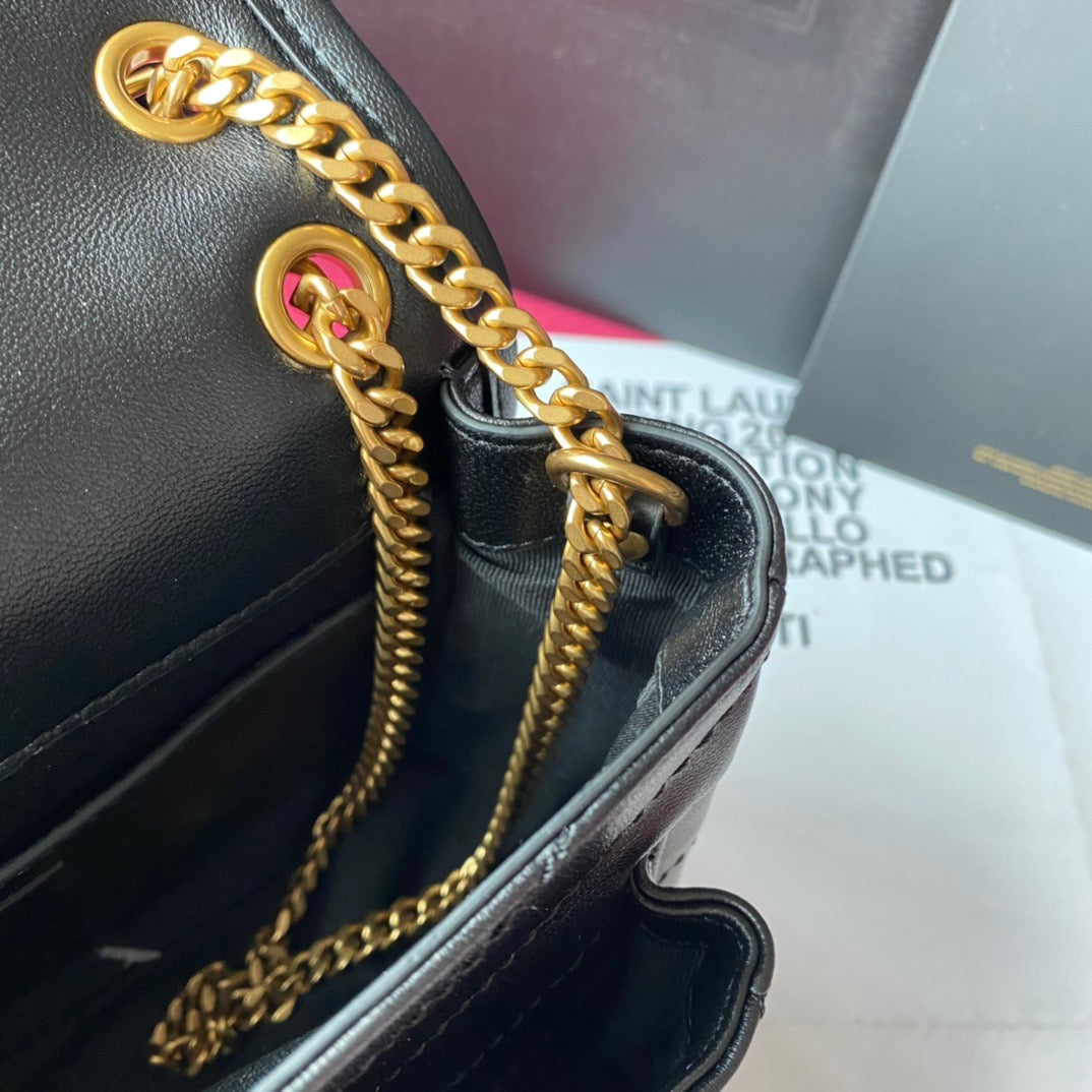Schwarze Taschen