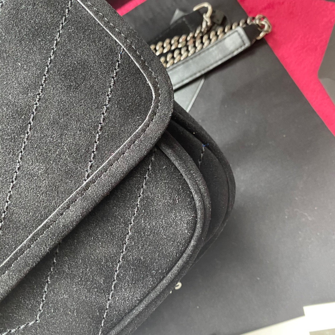 Schwarze Taschen