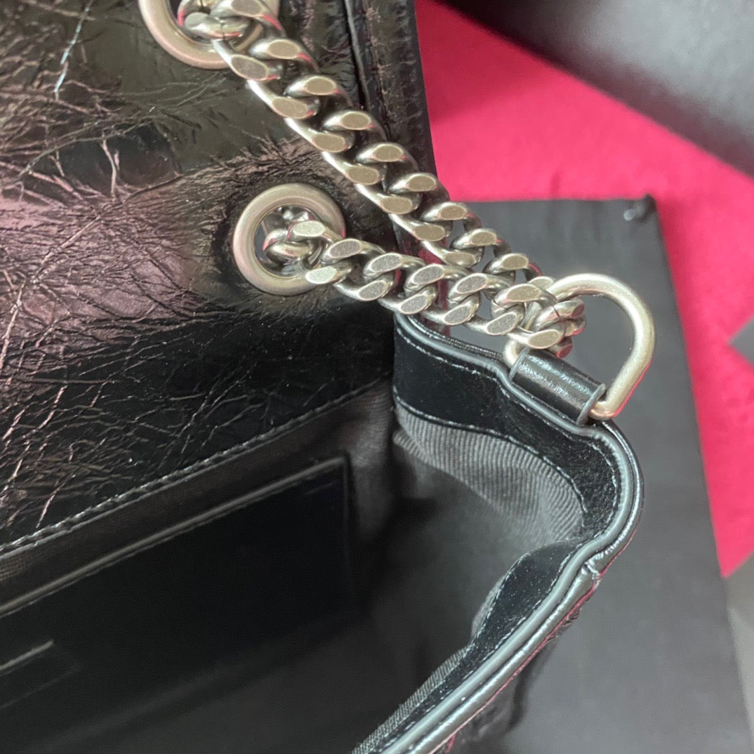 Schwarze Taschen
