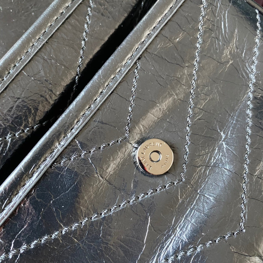 Schwarze Taschen
