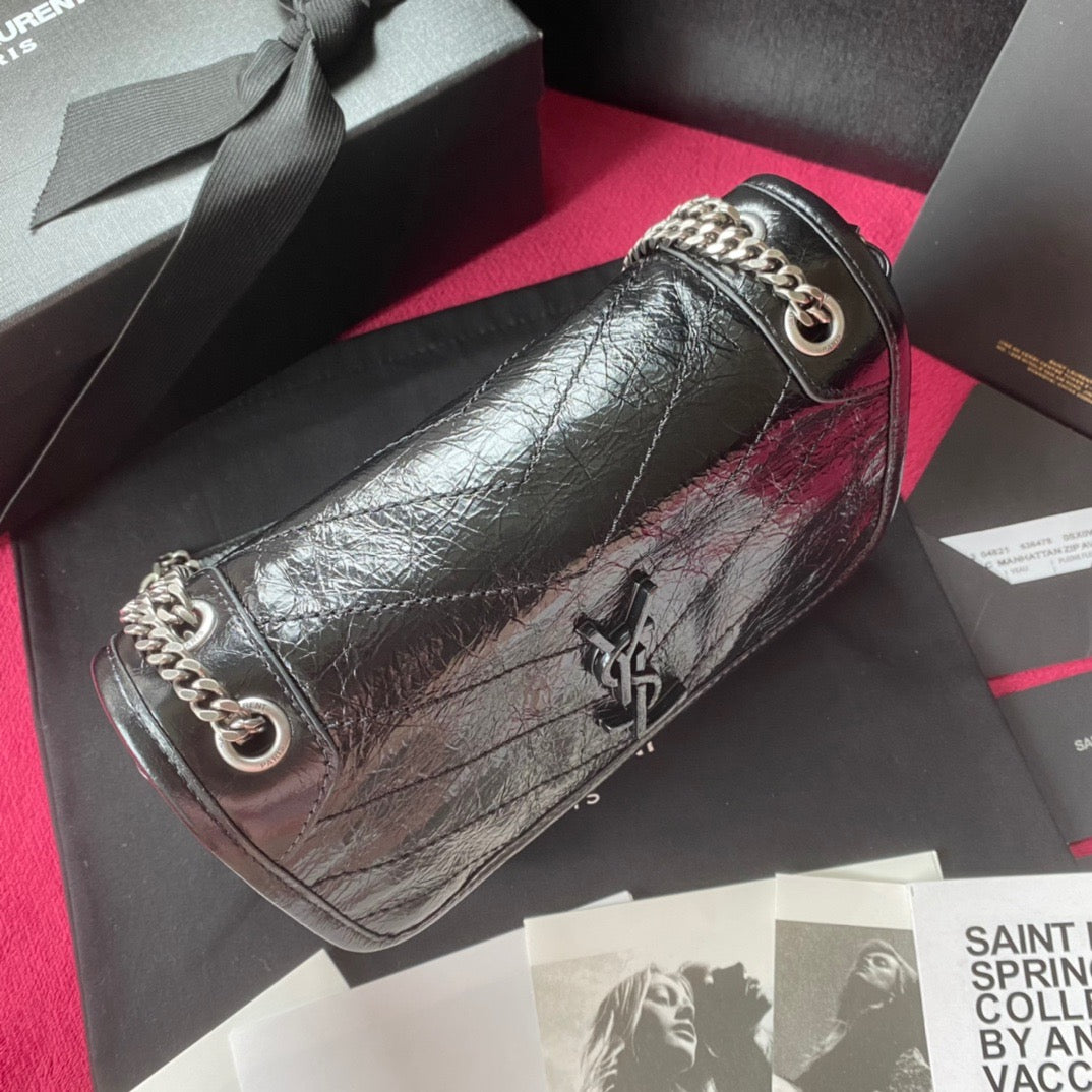 Schwarze Taschen