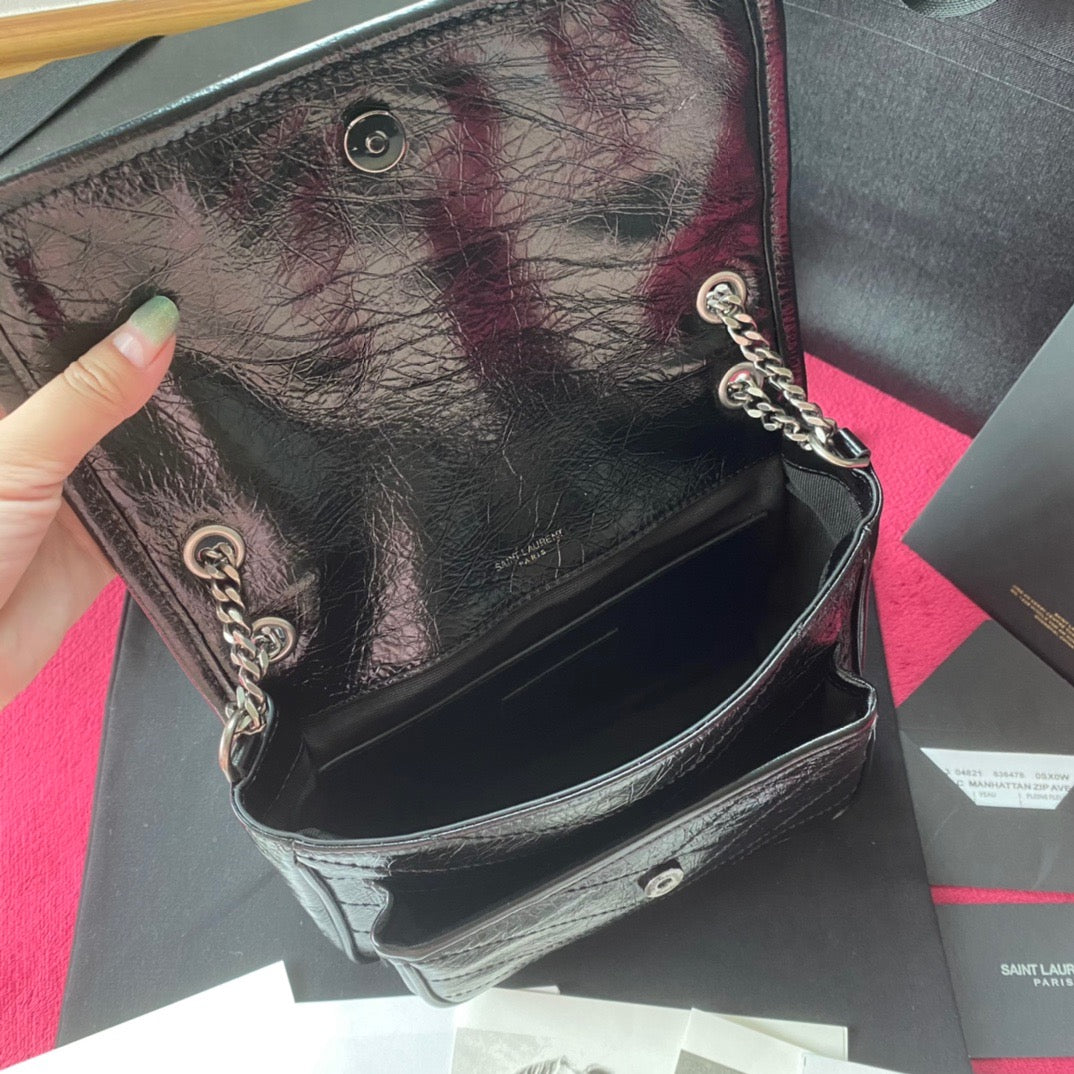 Schwarze Taschen