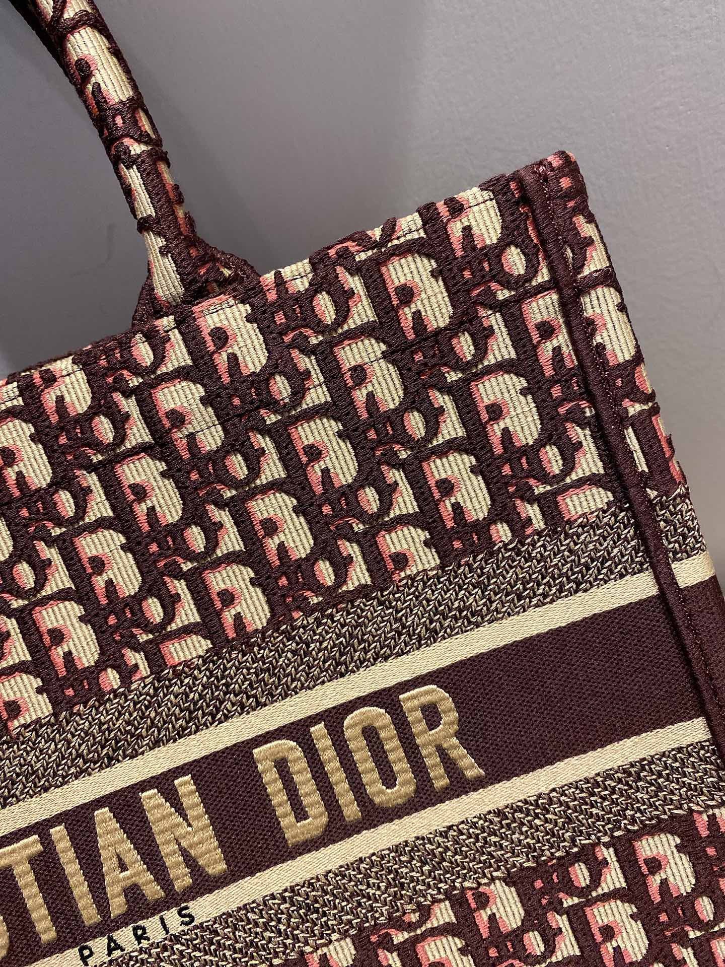 Mehrfarbige Taschen