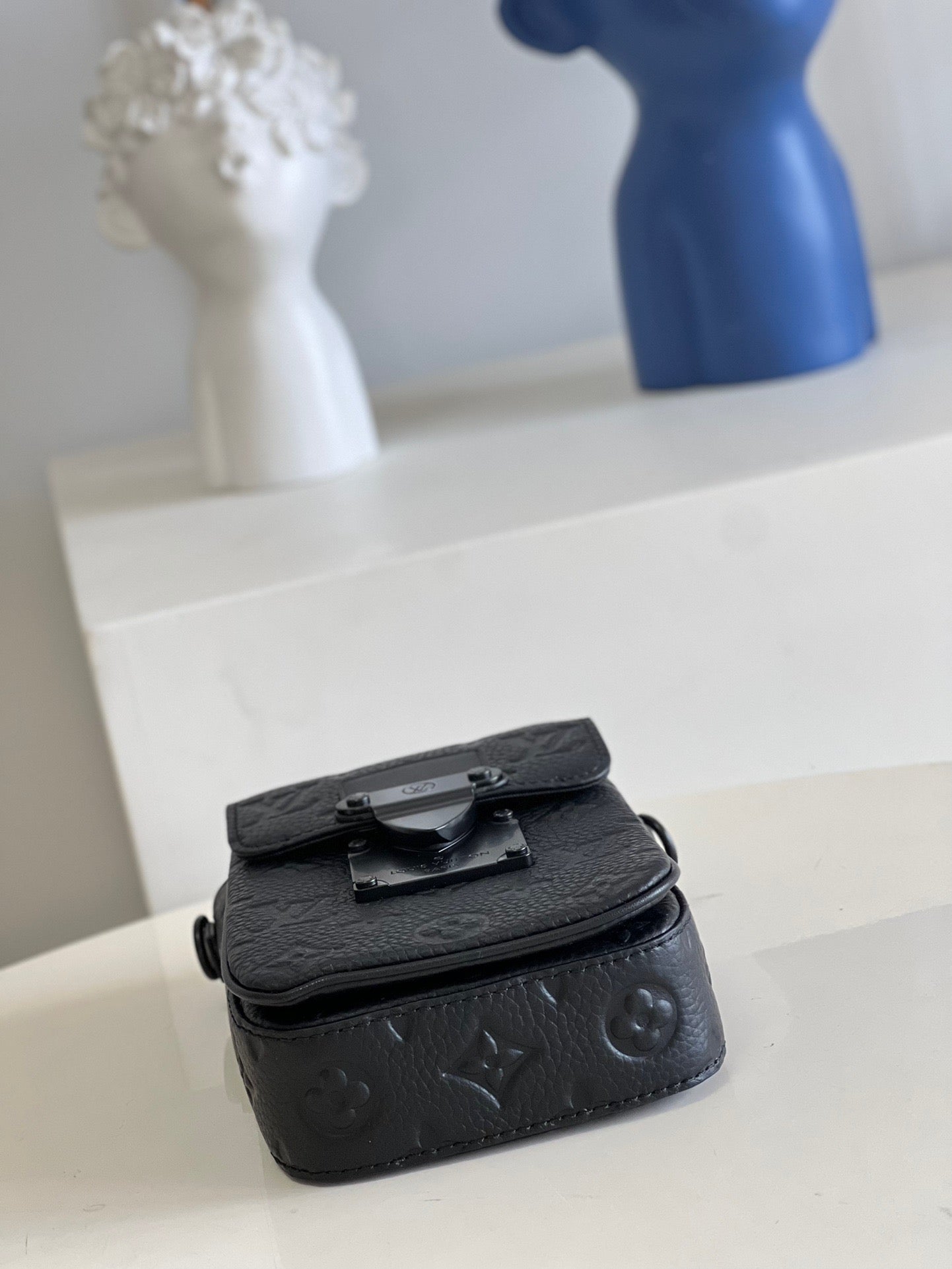 Black Bags - FashionHype.xyz