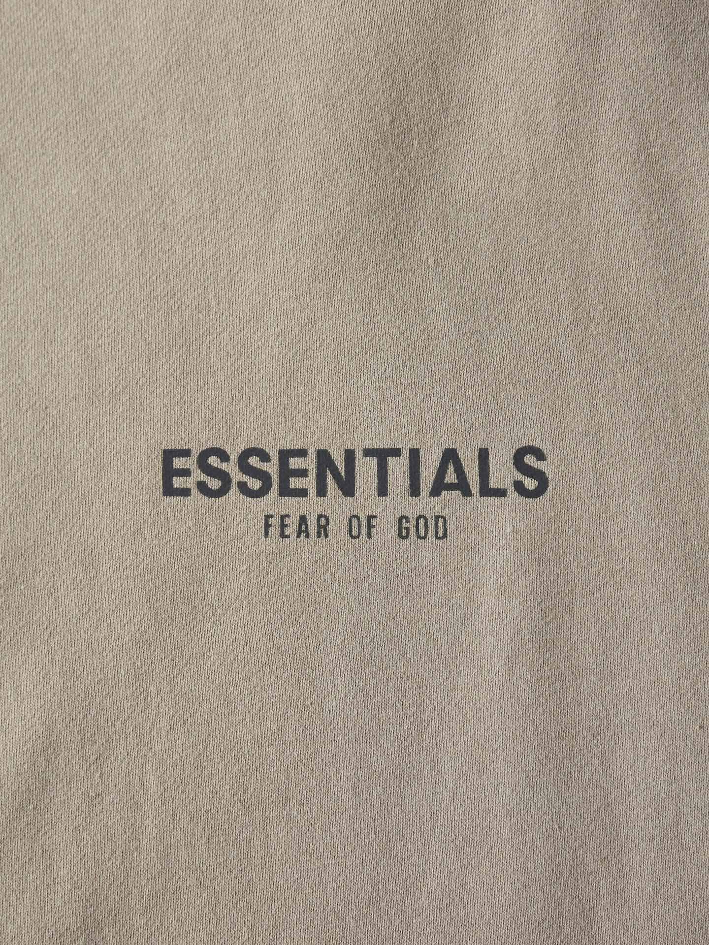 سترة بغطاء للرأس