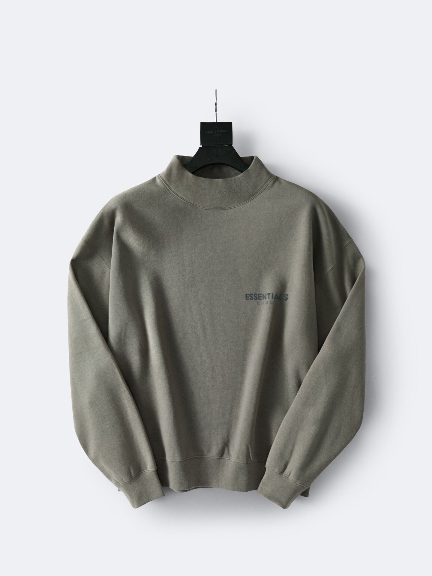 سترة بغطاء للرأس