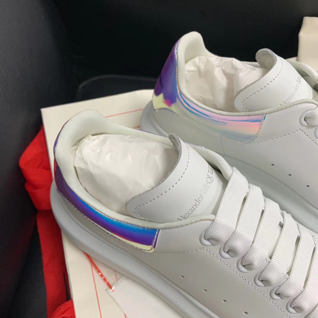 أحذية رياضية