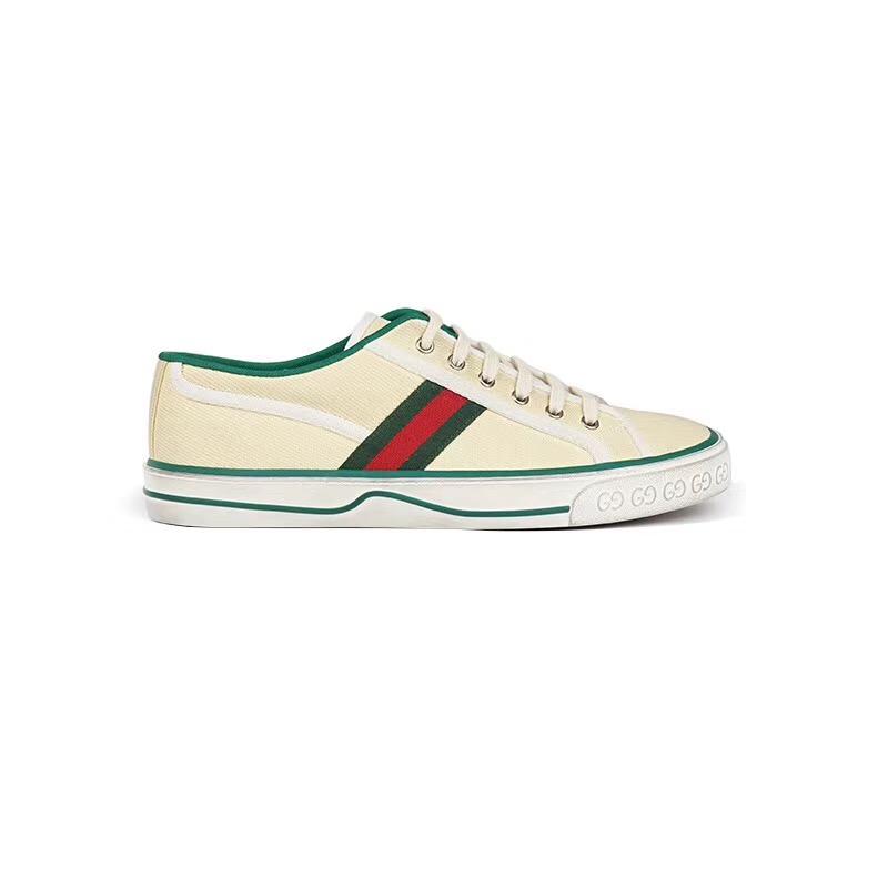 Cremefarbene Sneaker