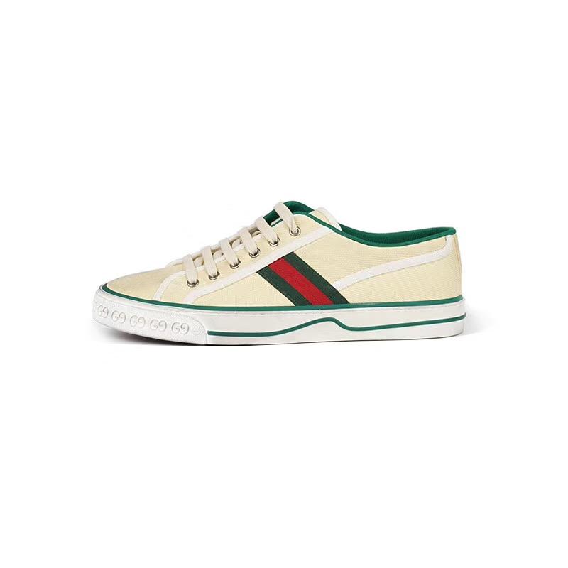 Cremefarbene Sneaker