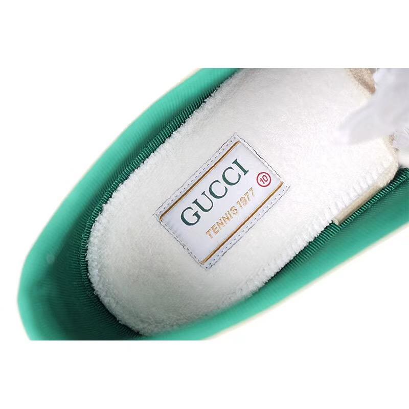 Cremefarbene Sneaker