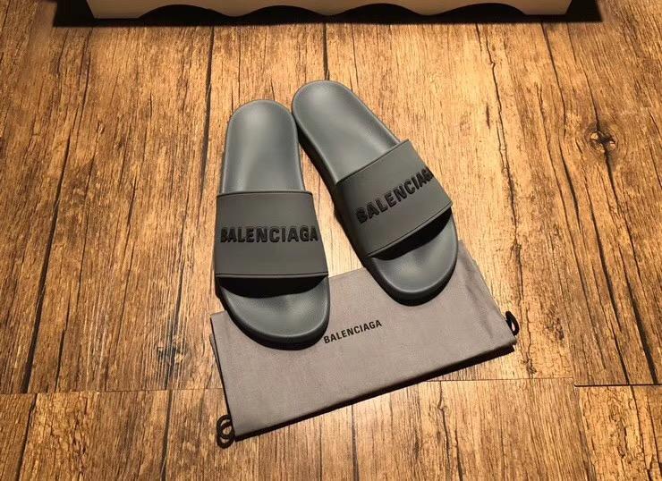 Chanclas negras de goma - FashionHype.xyz