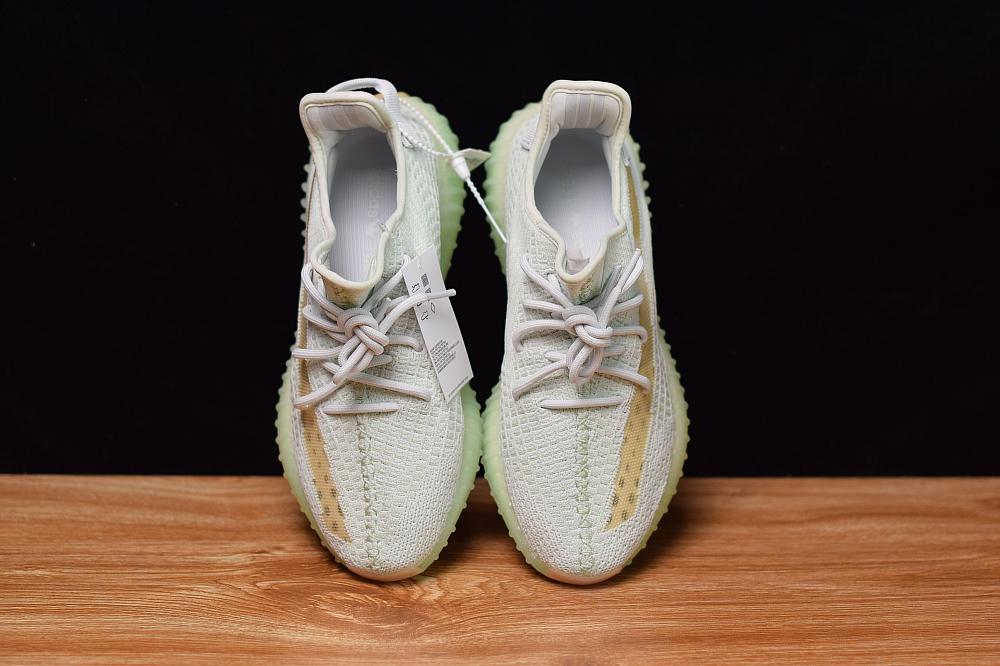 أحذية رياضية من القماش ذات نعل صلب