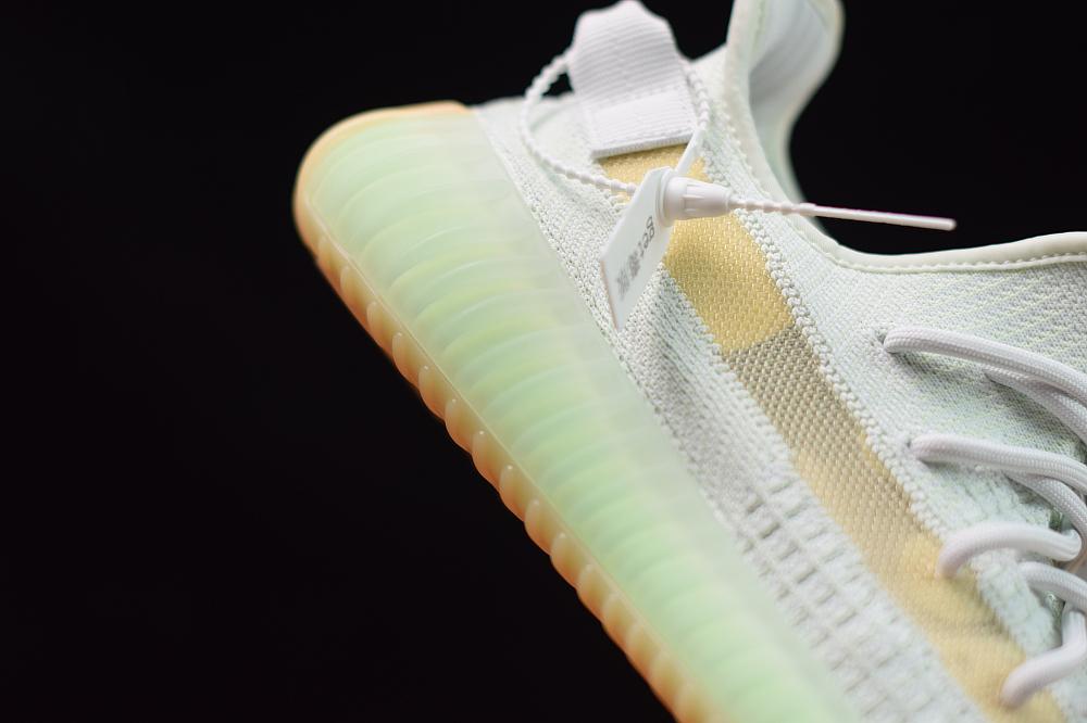 أحذية رياضية من القماش ذات نعل صلب