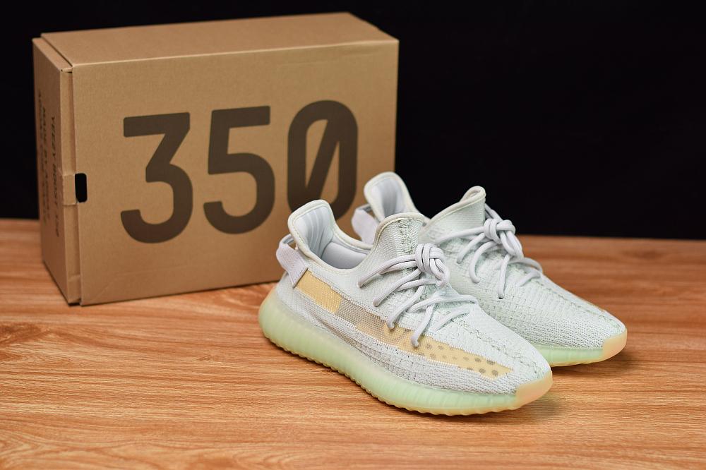 أحذية رياضية من القماش ذات نعل صلب