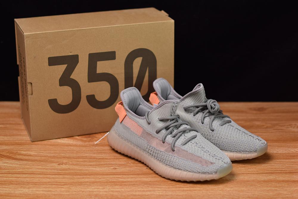 أحذية رياضية من القماش ذات نعل صلب