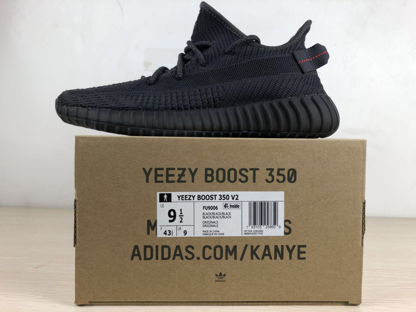Yeezy 350 V2 Black non-Reflective - FashionHype.xyz