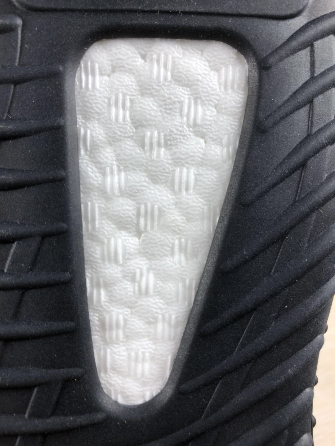 Yeezy 350 V2 Black non-Reflective - FashionHype.xyz