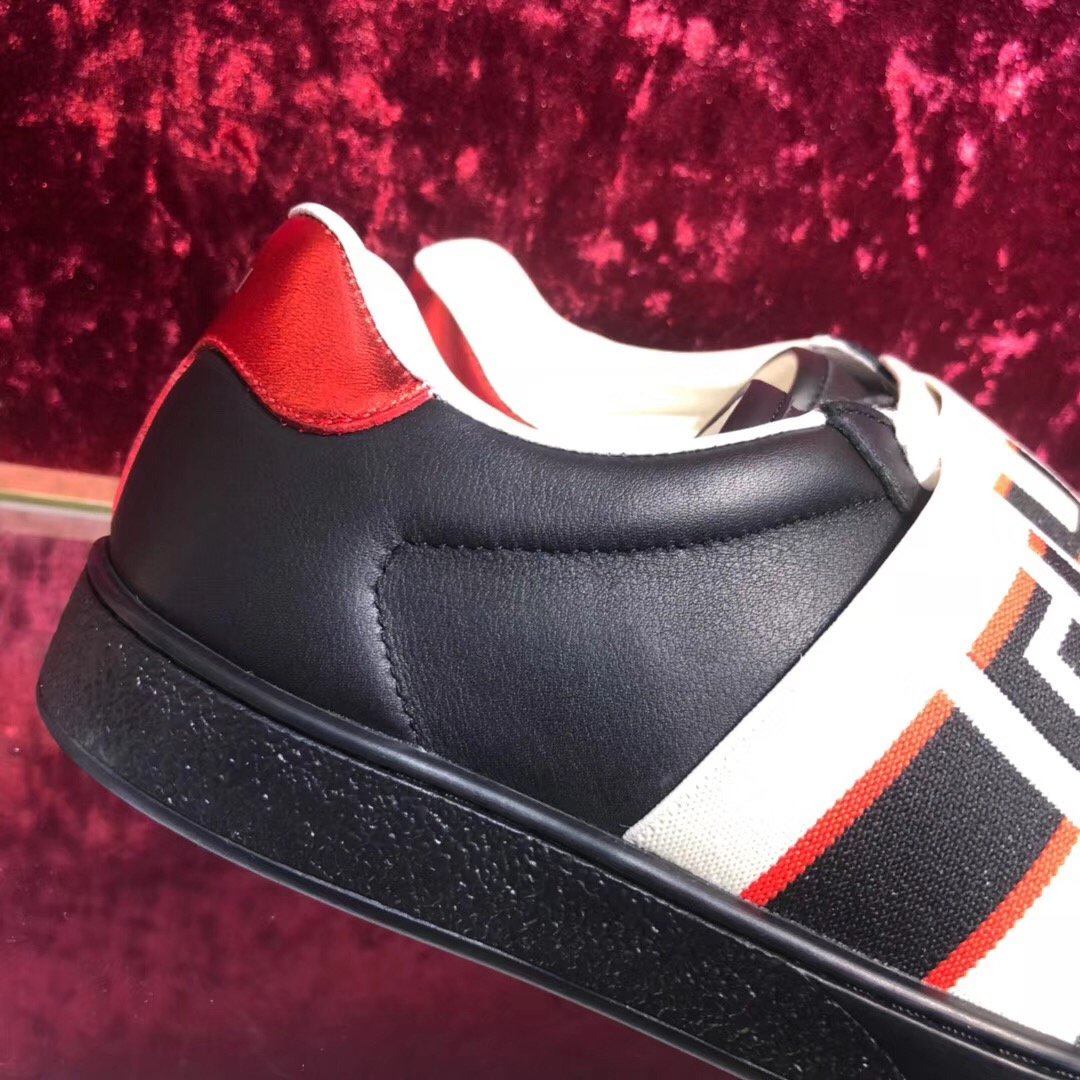 Zapatillas deportivas negras con goma - FashionHype.xyz