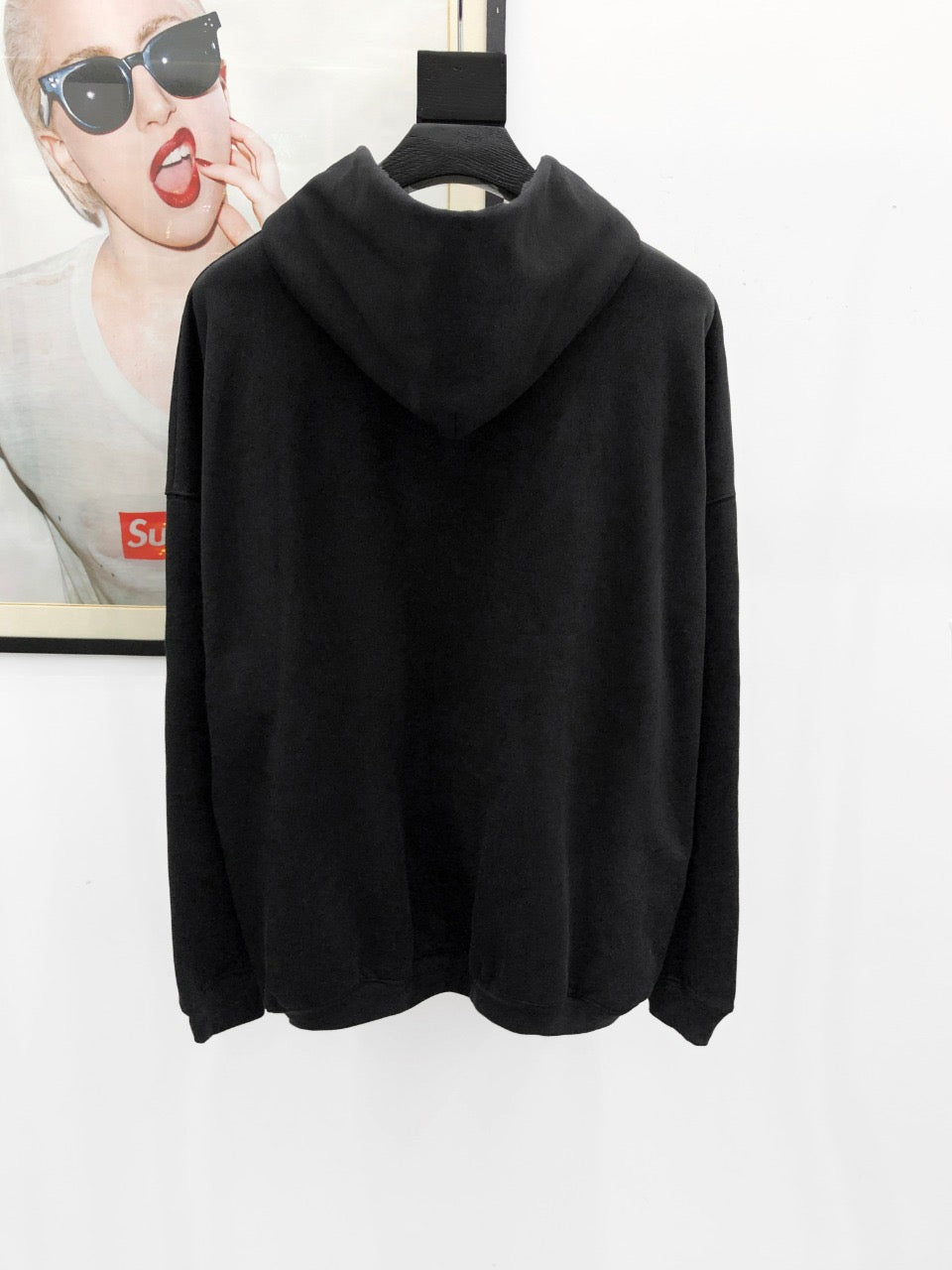 Hoodie - Size M - FashionHype.xyz