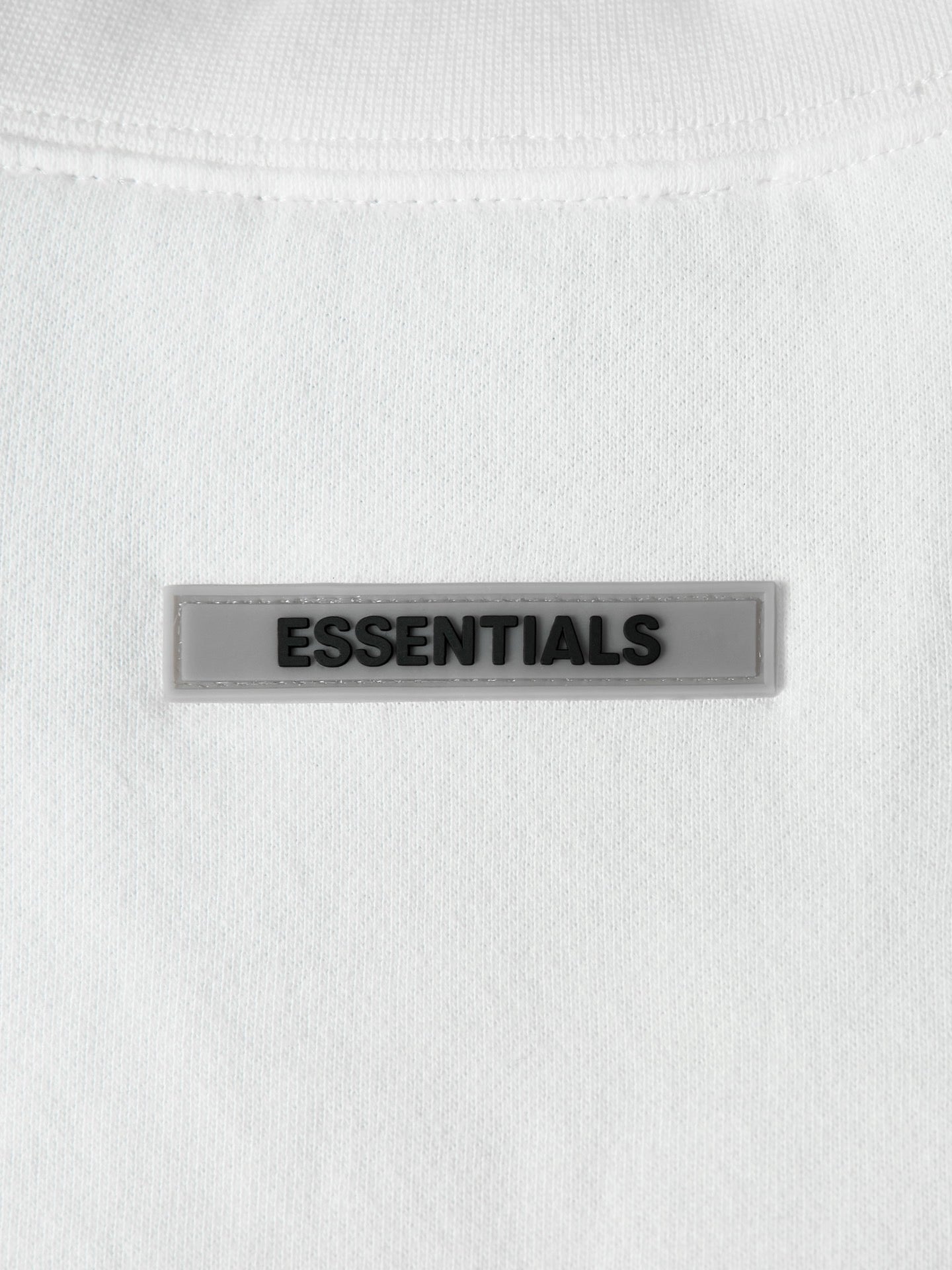 سترة بغطاء للرأس