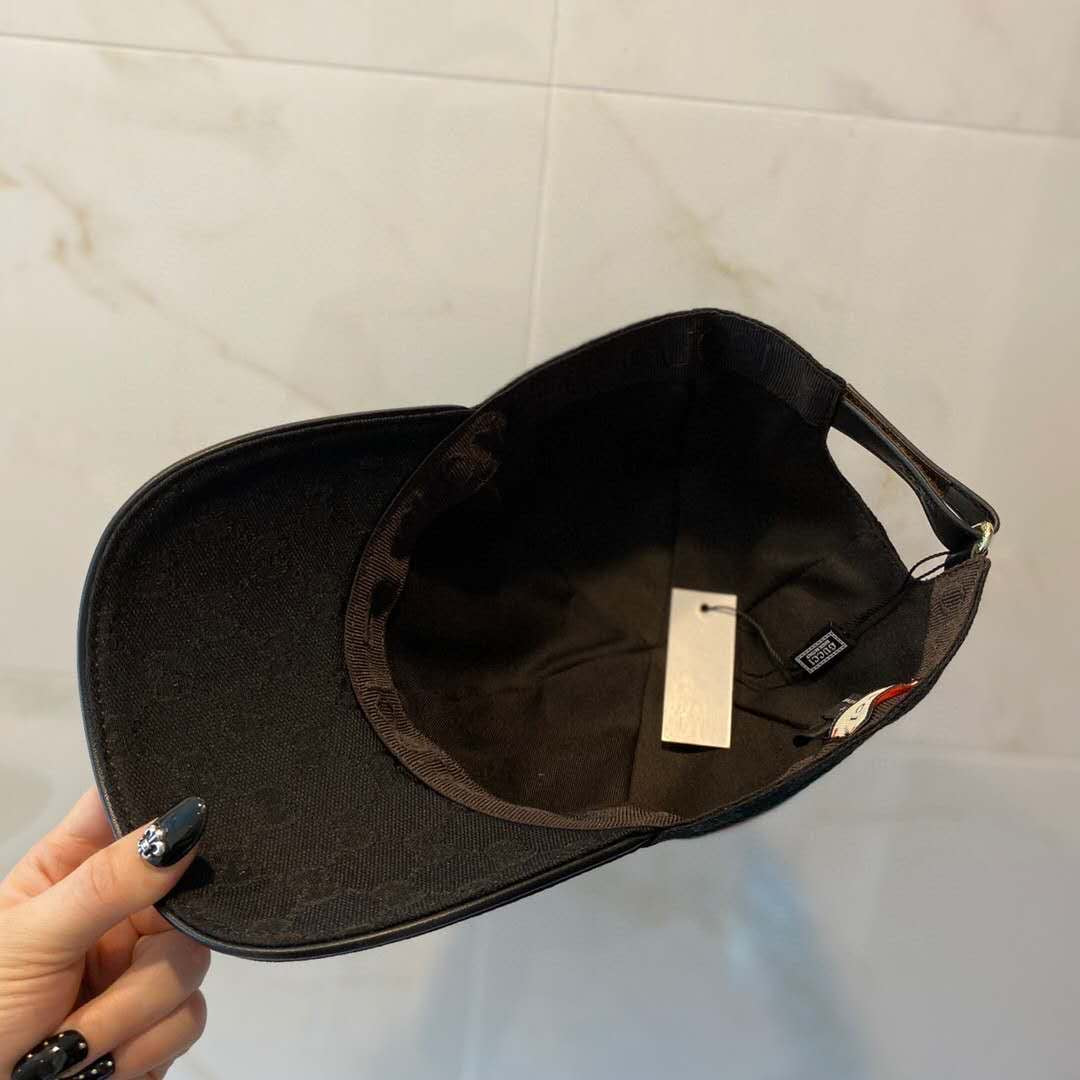 Gorra negra - FashionHype.xyz