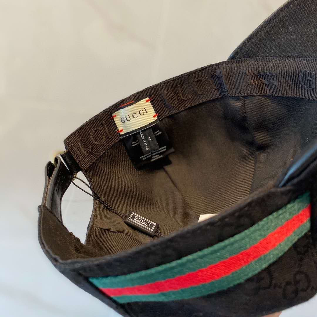 Gorra negra - FashionHype.xyz