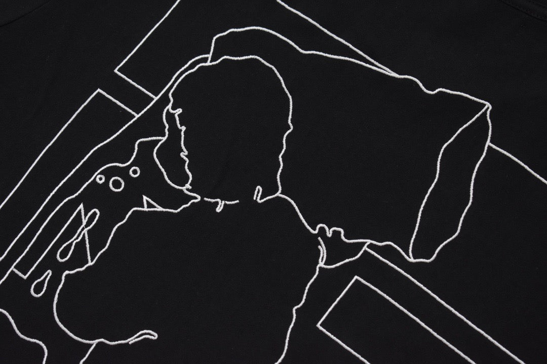 تي شيرت بأكمام قصيرة