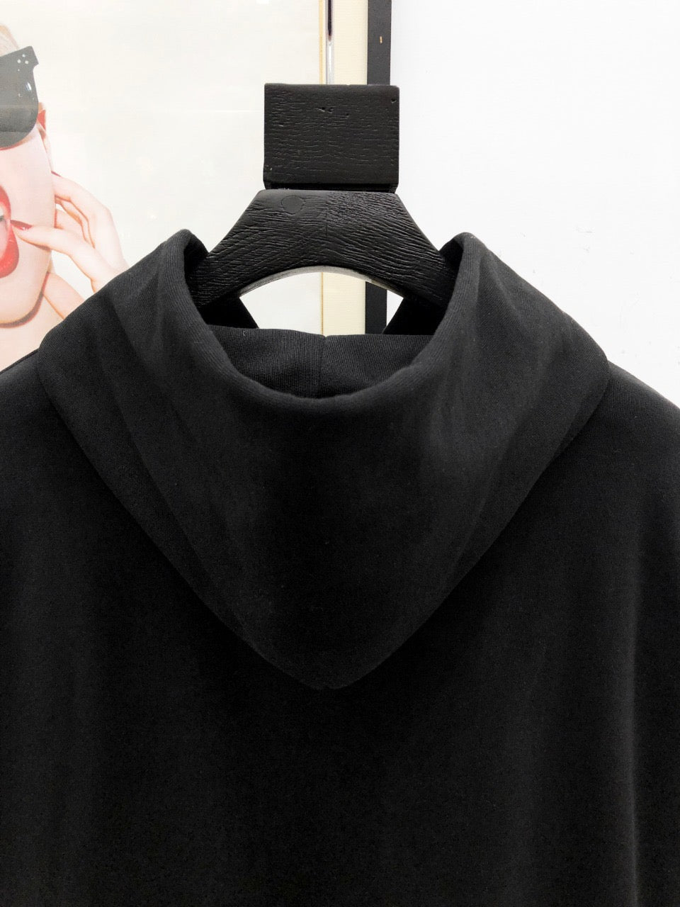 Hoodie - Size M - FashionHype.xyz