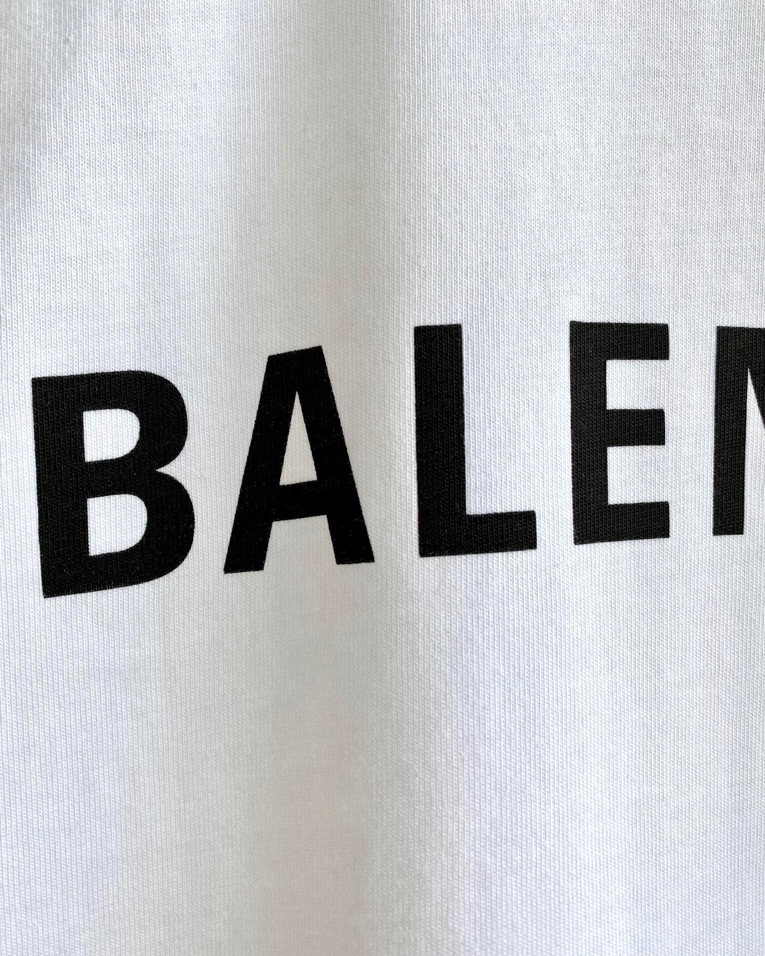 T-shirt - Size XS - FashionHype.xyz